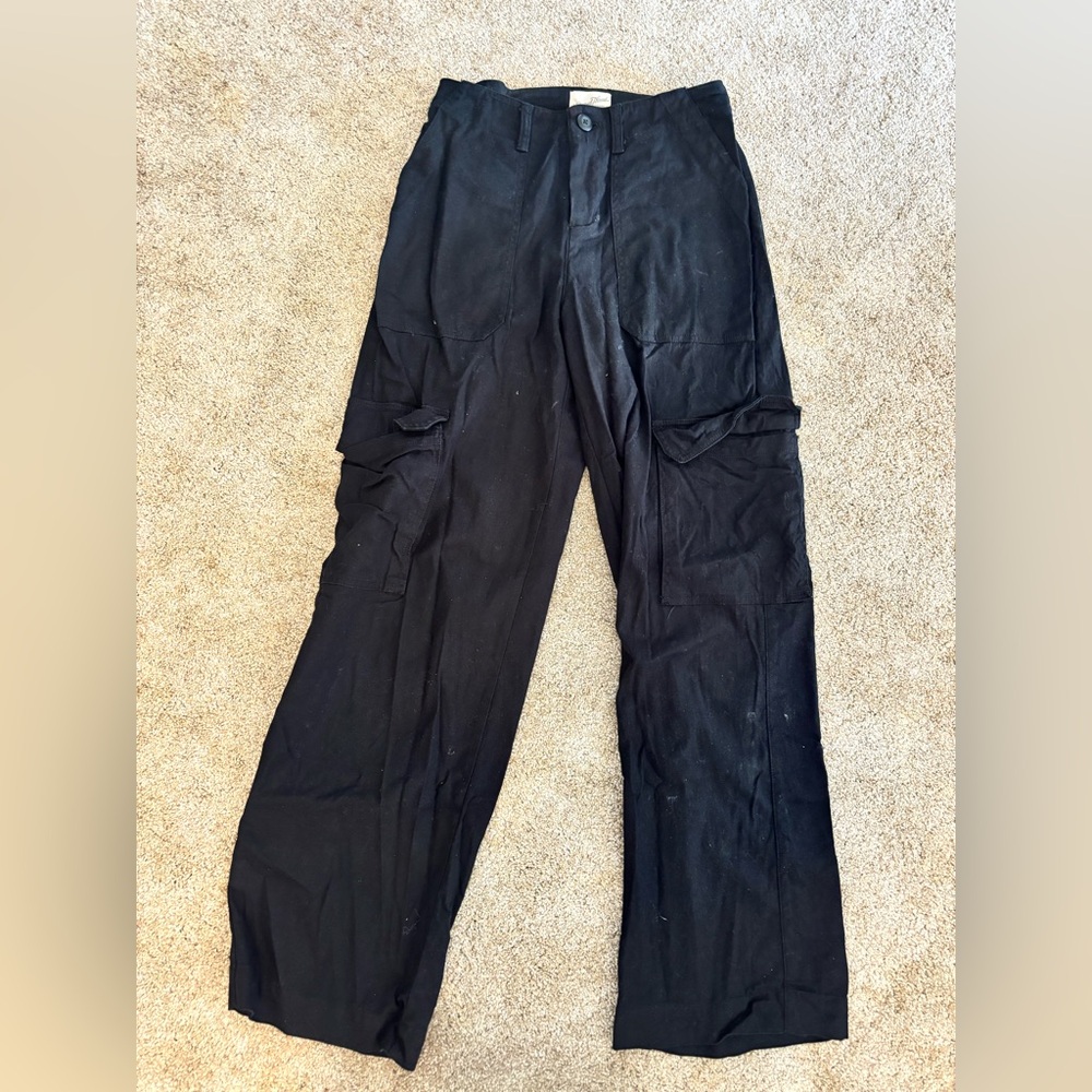 Universal thread cargo pants